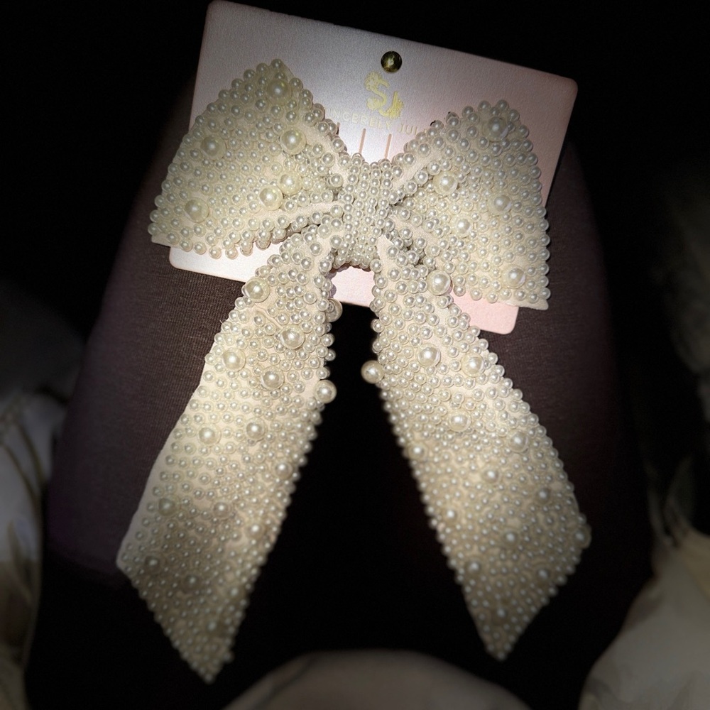 Sincerely Jules  Pearl Hairclip